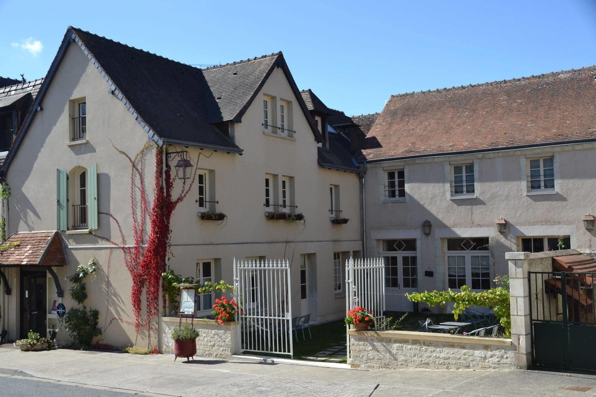 Logis Hotel Restaurant Relais De La Mothe Yzeures-sur-Creuse Exterior foto
